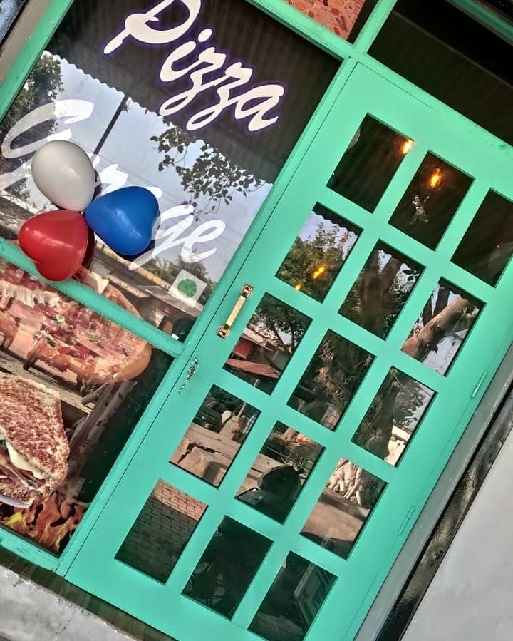 The slice & spice pizzeria