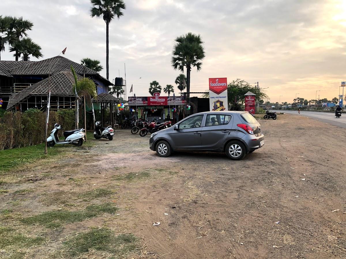 Sri Food Lovers Restaurant