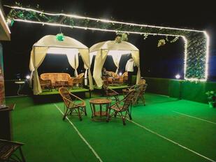 Skylight Cafe & Roof top Jobner