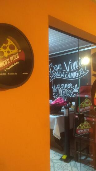 Nicos pizza e frango frito