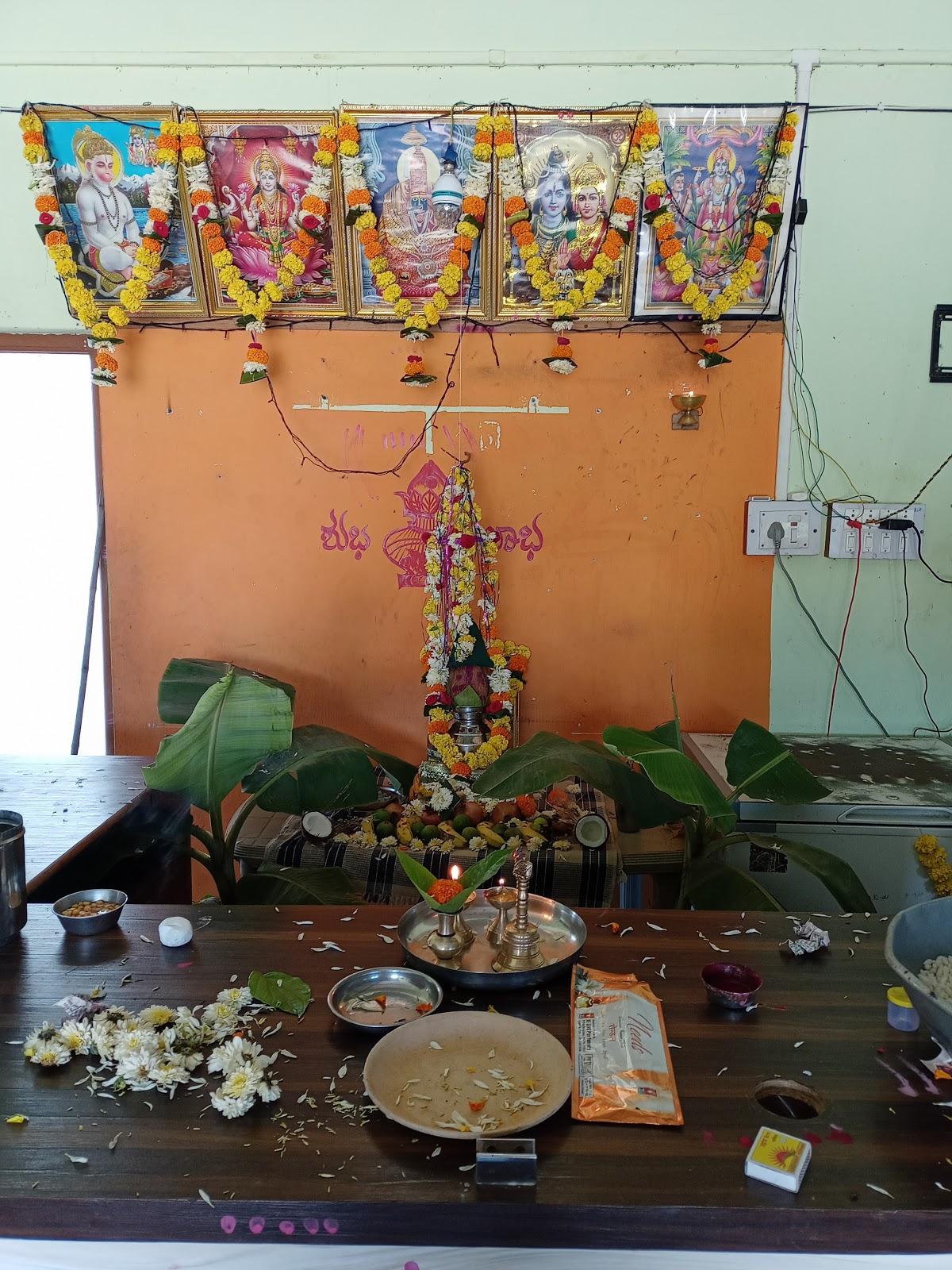 Nisarga hotel veg&nonveg