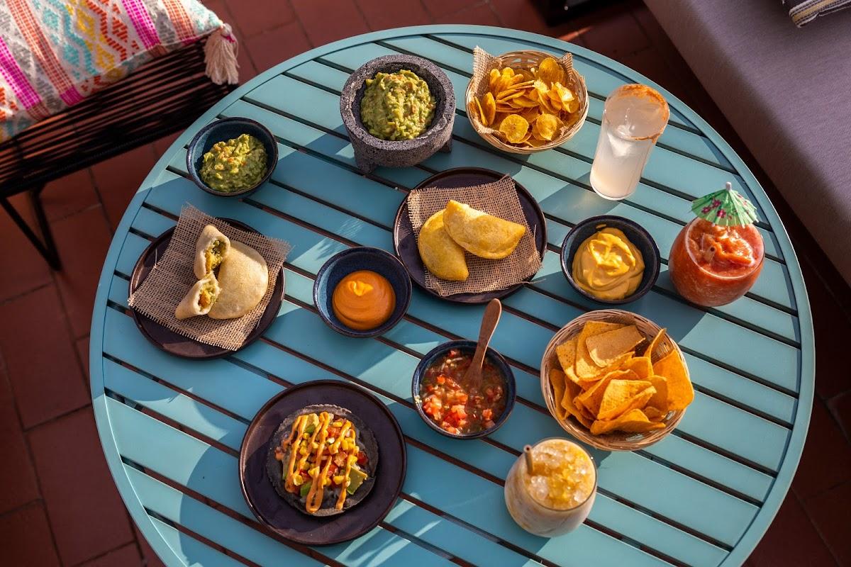 HEY GÜEY • Cocktail Bar Y Taqueria