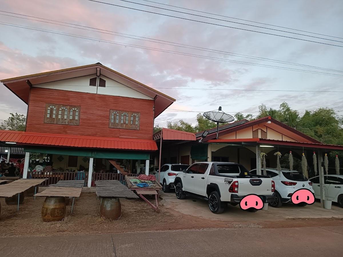 ข้าวเกรียบเจ๊ม่วย