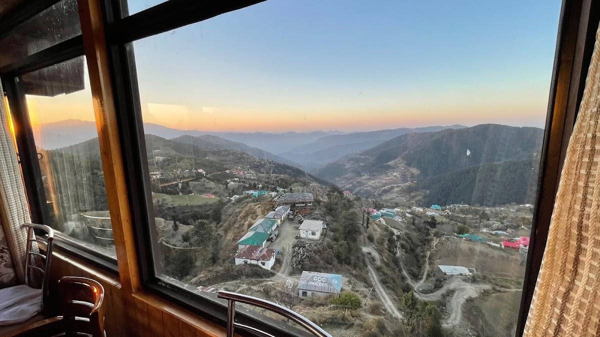 Hotel Himalayan Escape & COTTAGES, Kufri