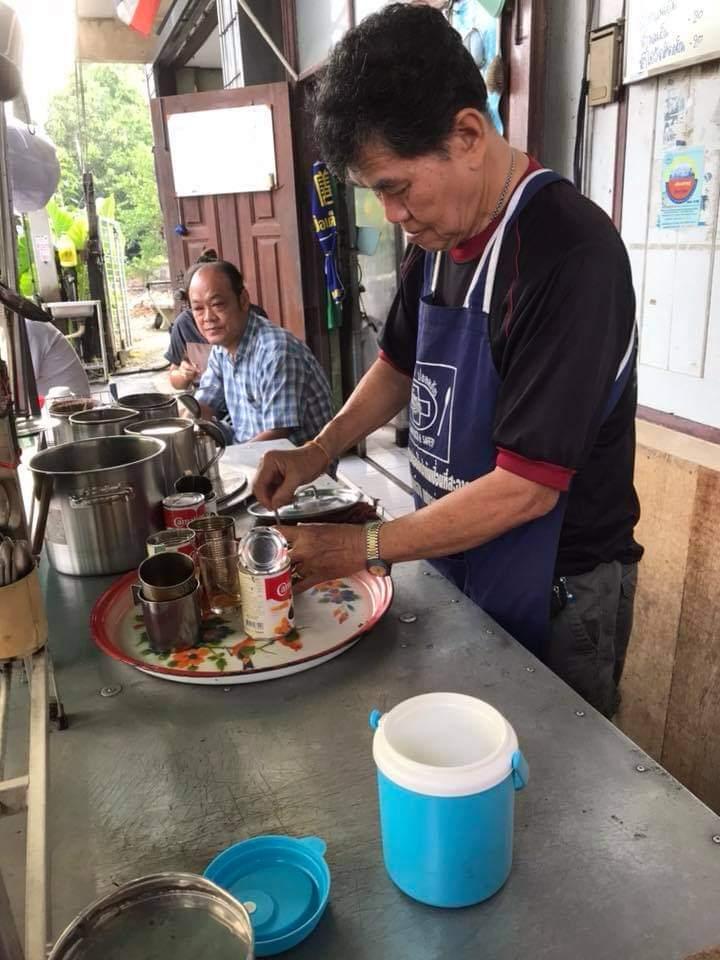 ร้านกาแฟเฮียหน่อ