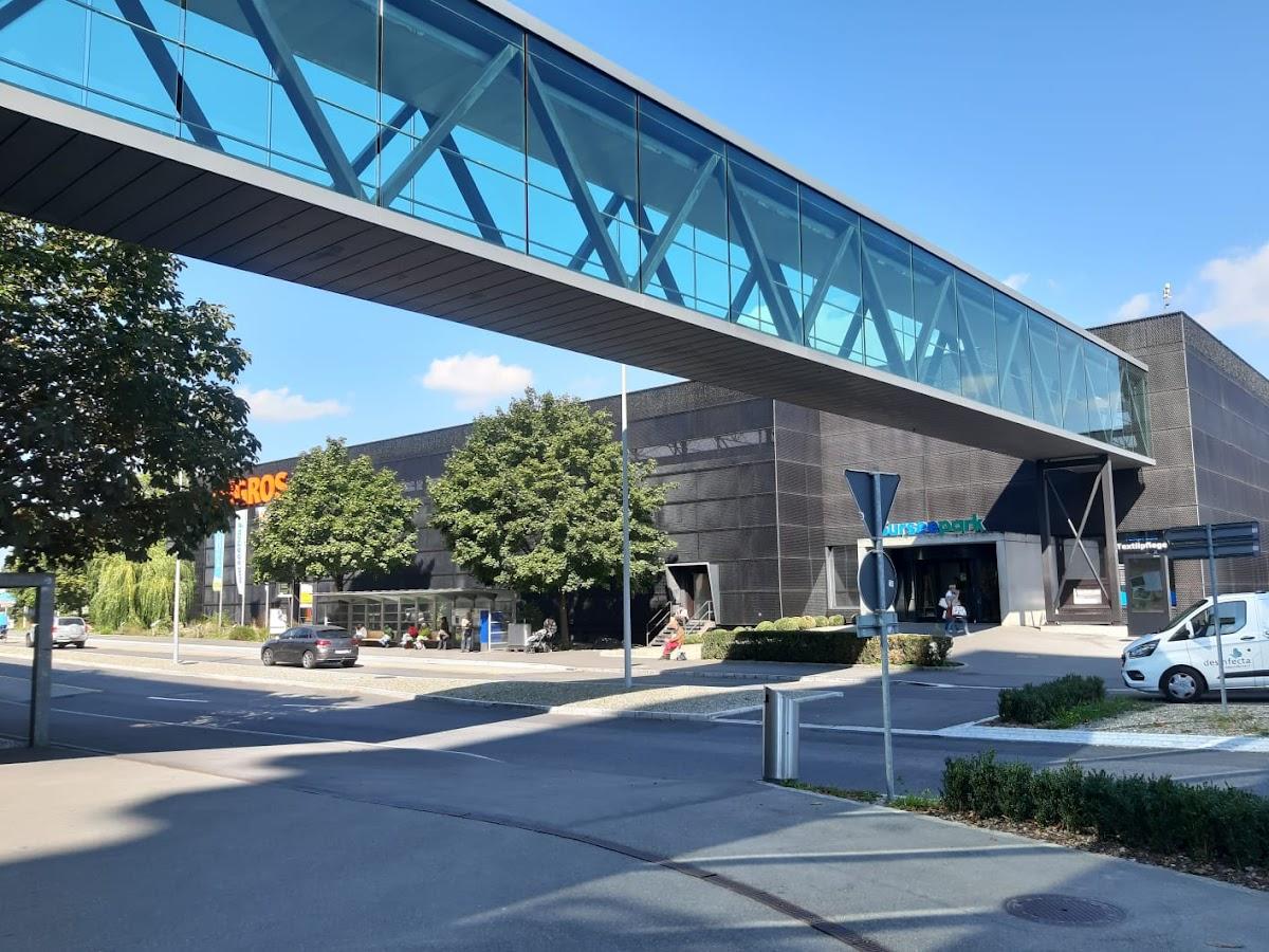 Einkaufscenter Surseepark
