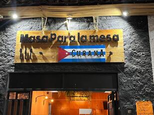 CUBANA RESTAURANTE masa para la mesa