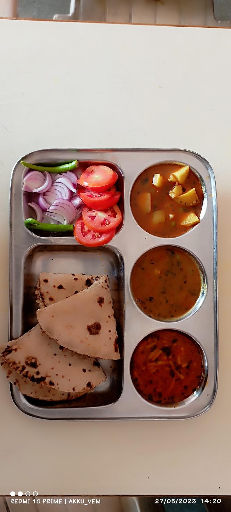 थाली हाउस एंड ॐ शुद्ध शाकाहारी भोजनालय