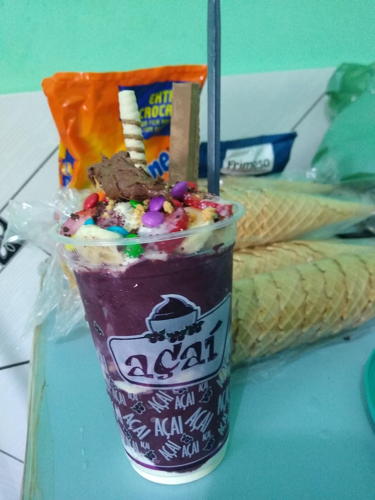 Lá Casa de Açaí