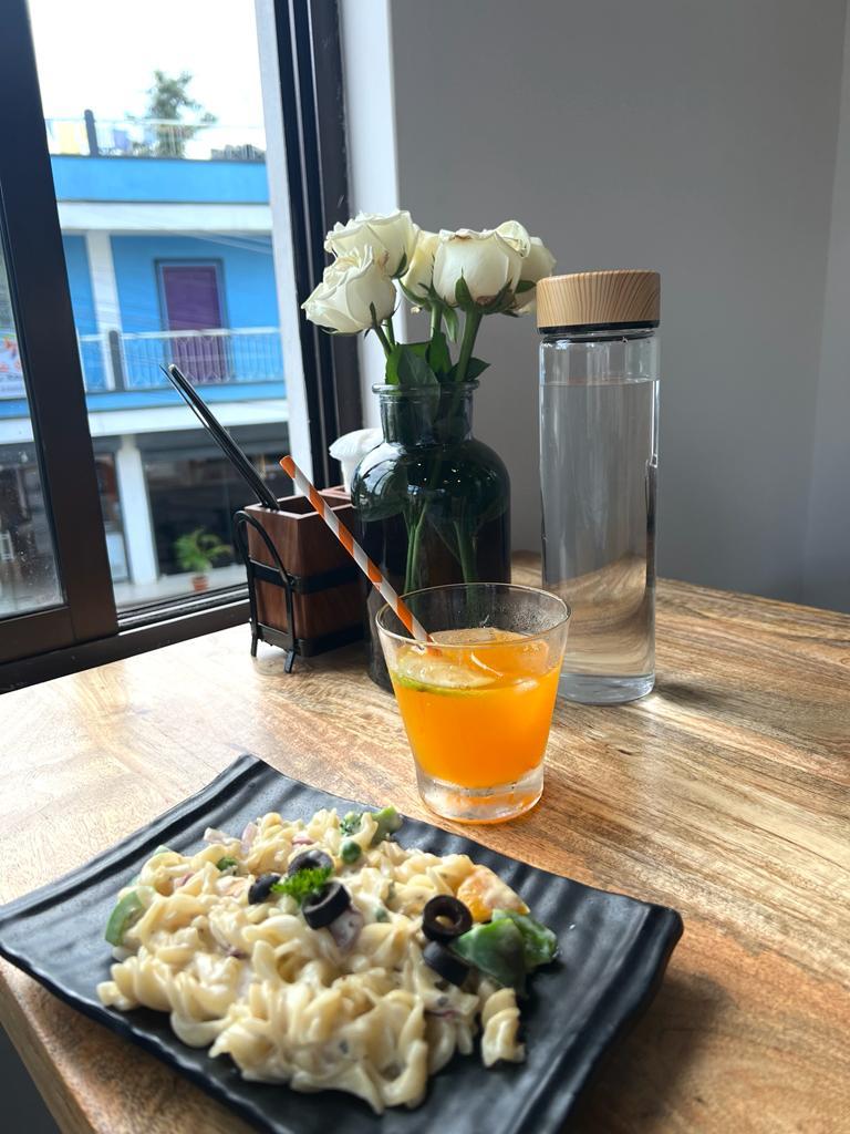 THEROYS - Art Gallery & Cafe