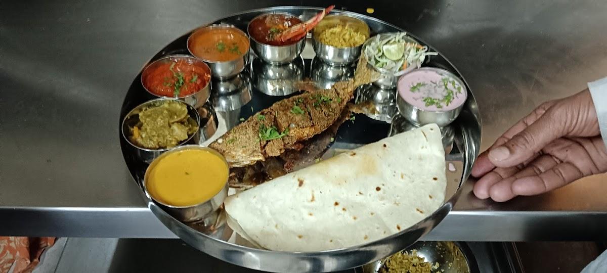 Upper Deck Family Restaurant - Kolhapur