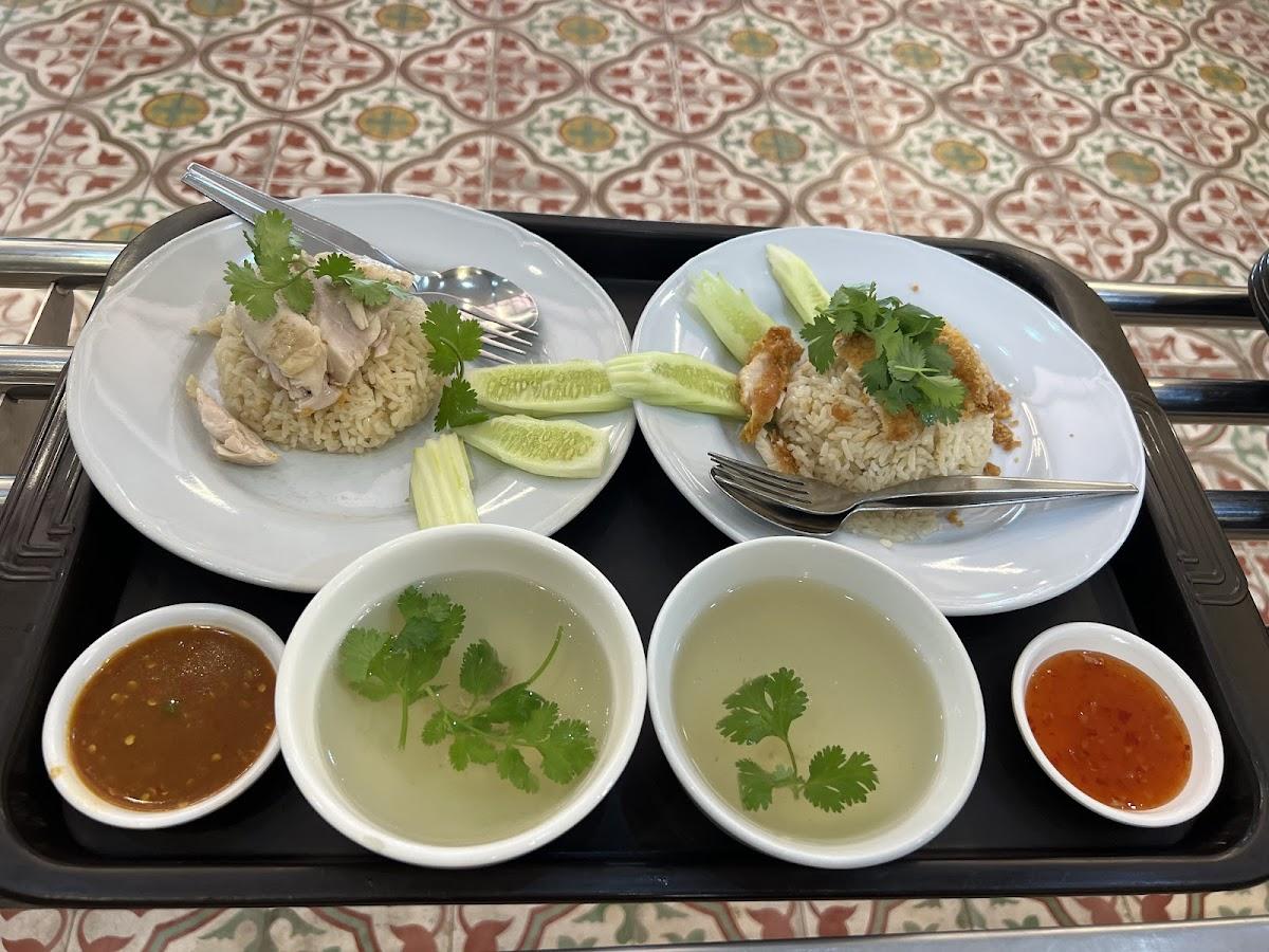 ข้าวมันไก่อาม่า @ปั้มเชลล์จุดพักรถตายาย