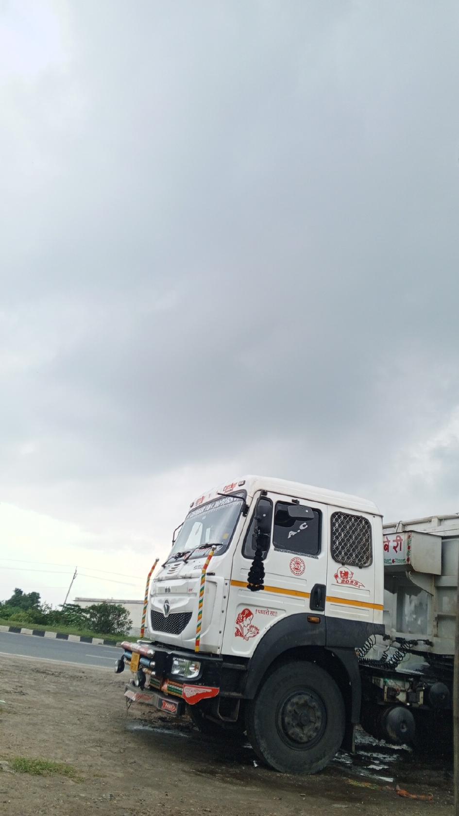 श्री रामदेव चौधरी होटल (जोधपुर, बाड़मेर वाले)