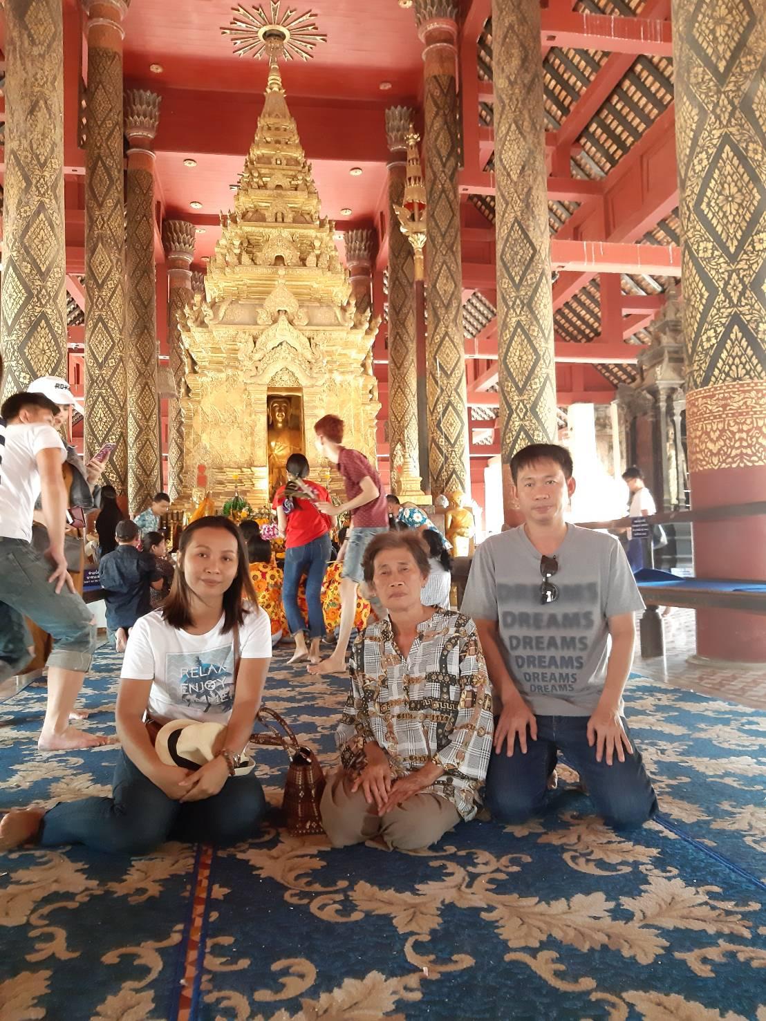 ร้านอาหารพรอีสานก๋วยเตี๋ยวแชมป์