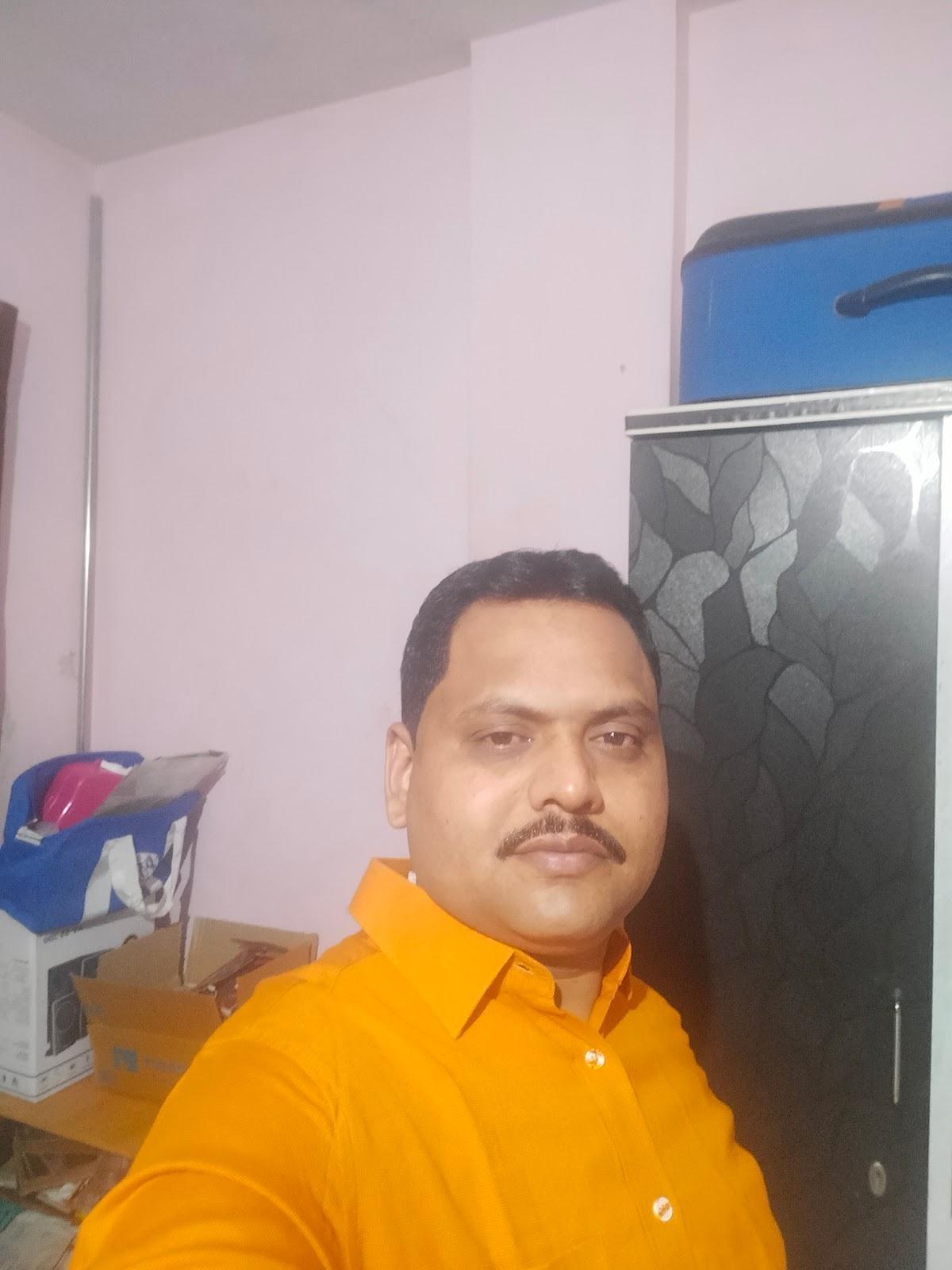 Sikandar Vadapav Center