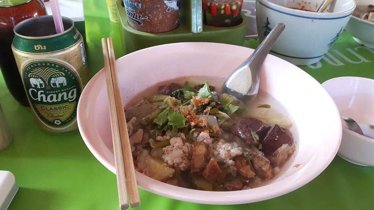 ร้านก๋วยเตี๊ยวหมูบางทราย ป้าแจ๊ด