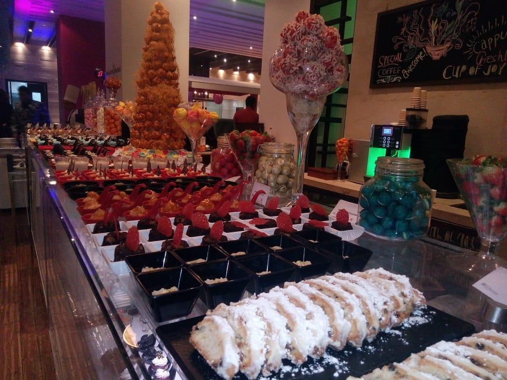 Singh Saab Restaurant - Manali