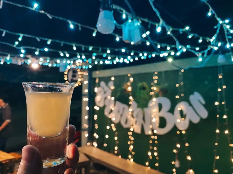 ชื่น ชม Bar
