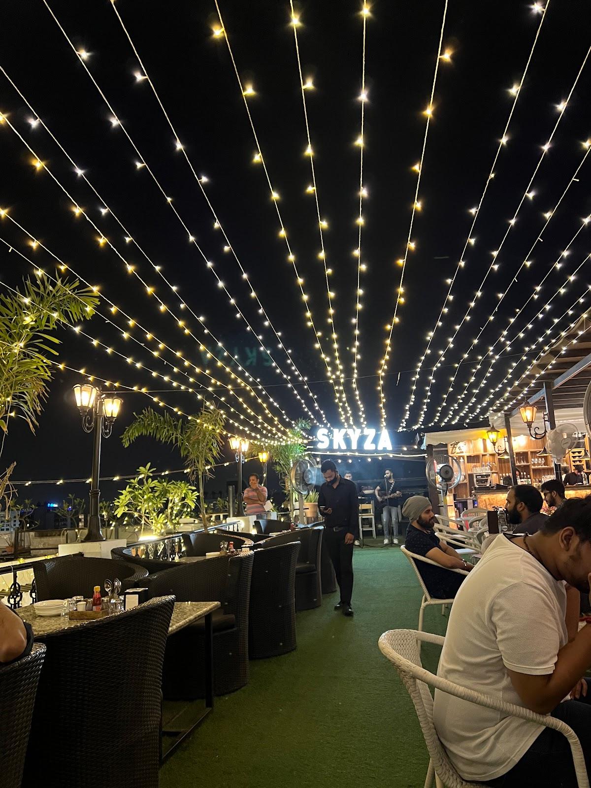 SKYZA Rooftop Lounge
