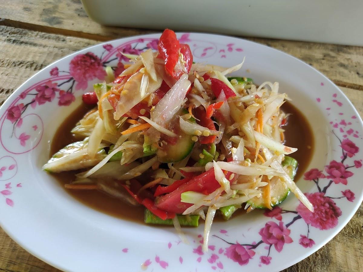 ก๋วยเตี๋ยว อาหารตามสั่ง ก้อยลาบ