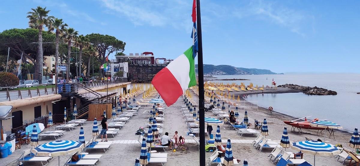 Red Restaurant Bagni Souvenir Loano