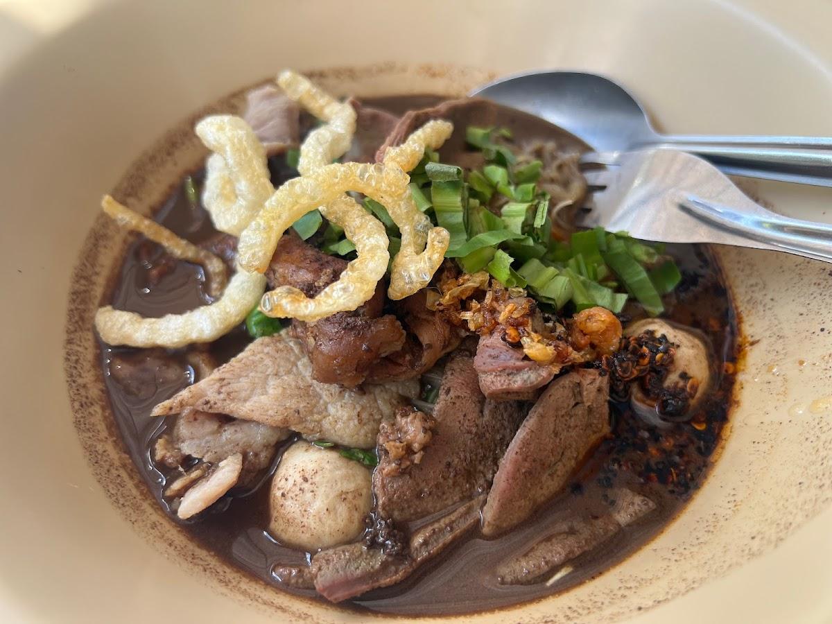 ก๋วยเตี๋ยวเรือ"เรือนไม้"สาขา2 นาท่อม-โคกม่วง