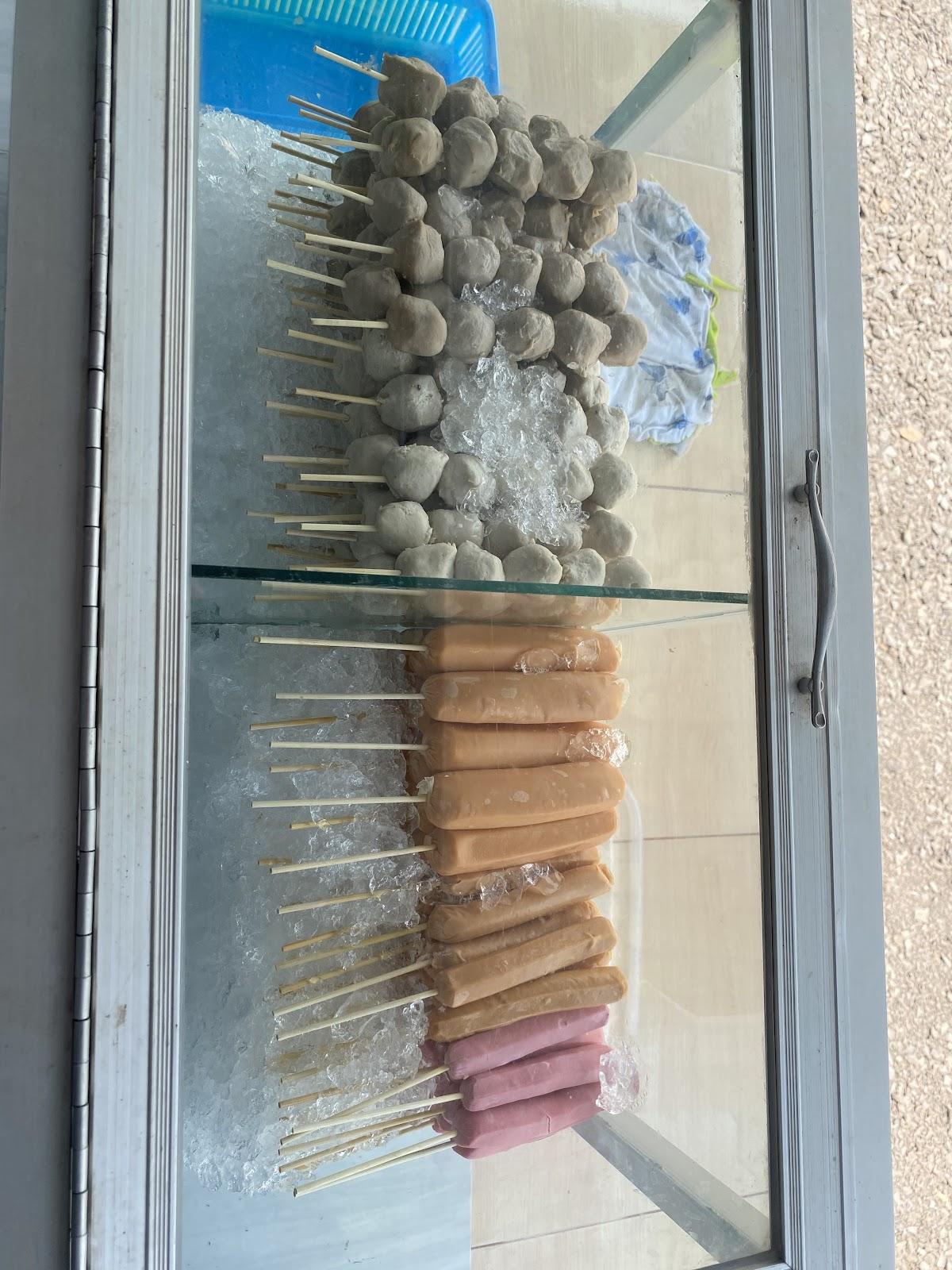 ร้านลูกชิ้นขี้เมา
