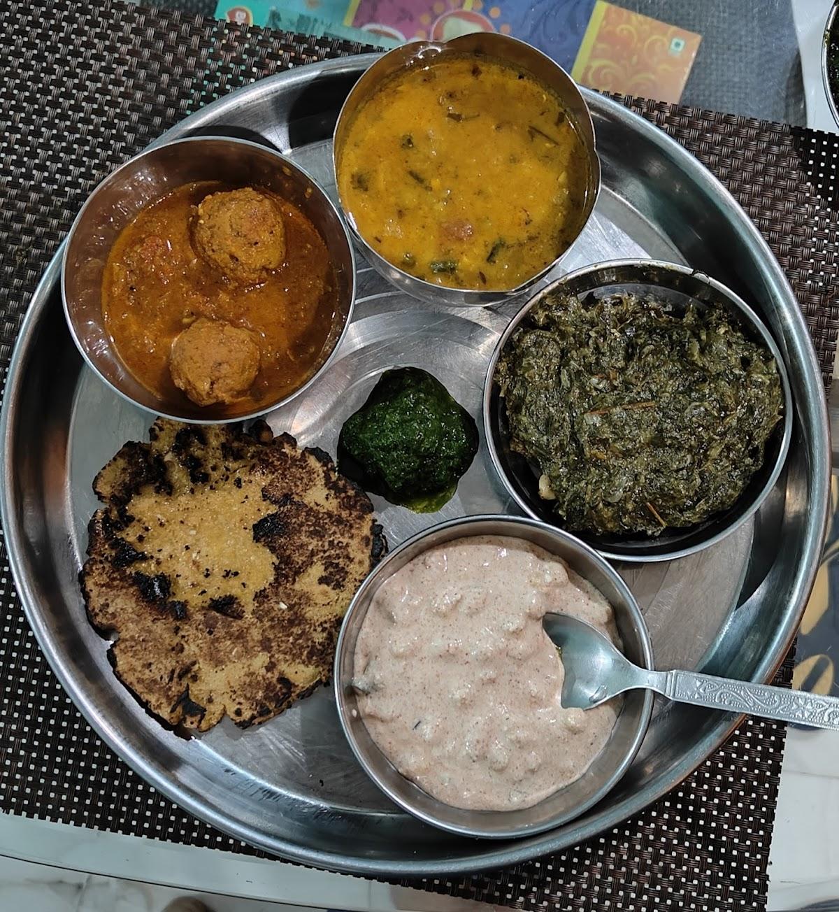 BOSTON Cafe & Restro