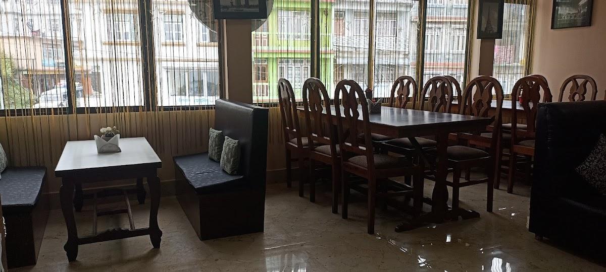 10ZIN Restaurant & Bar