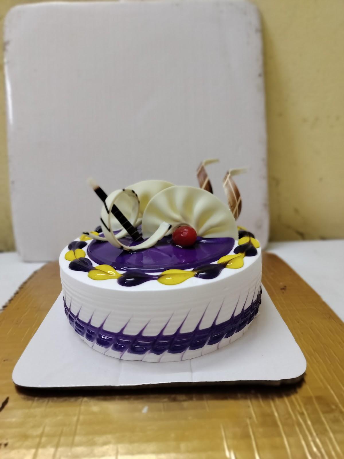 Radha Bakery,main road padoli, chandrapur, Maharashtra