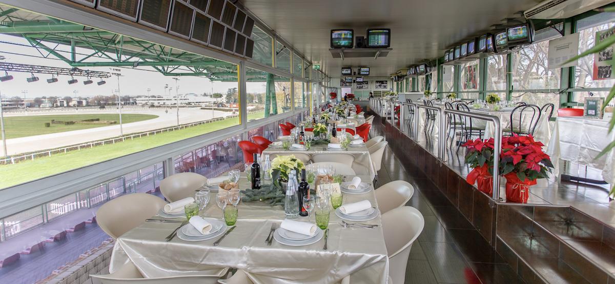 Mustang restaurant (Interno ippodromo)