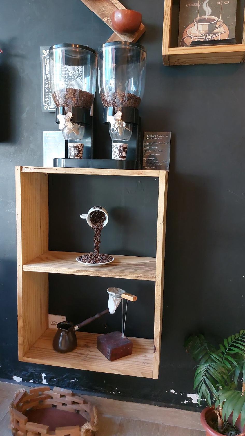 Alllez Cafe Cafeteria