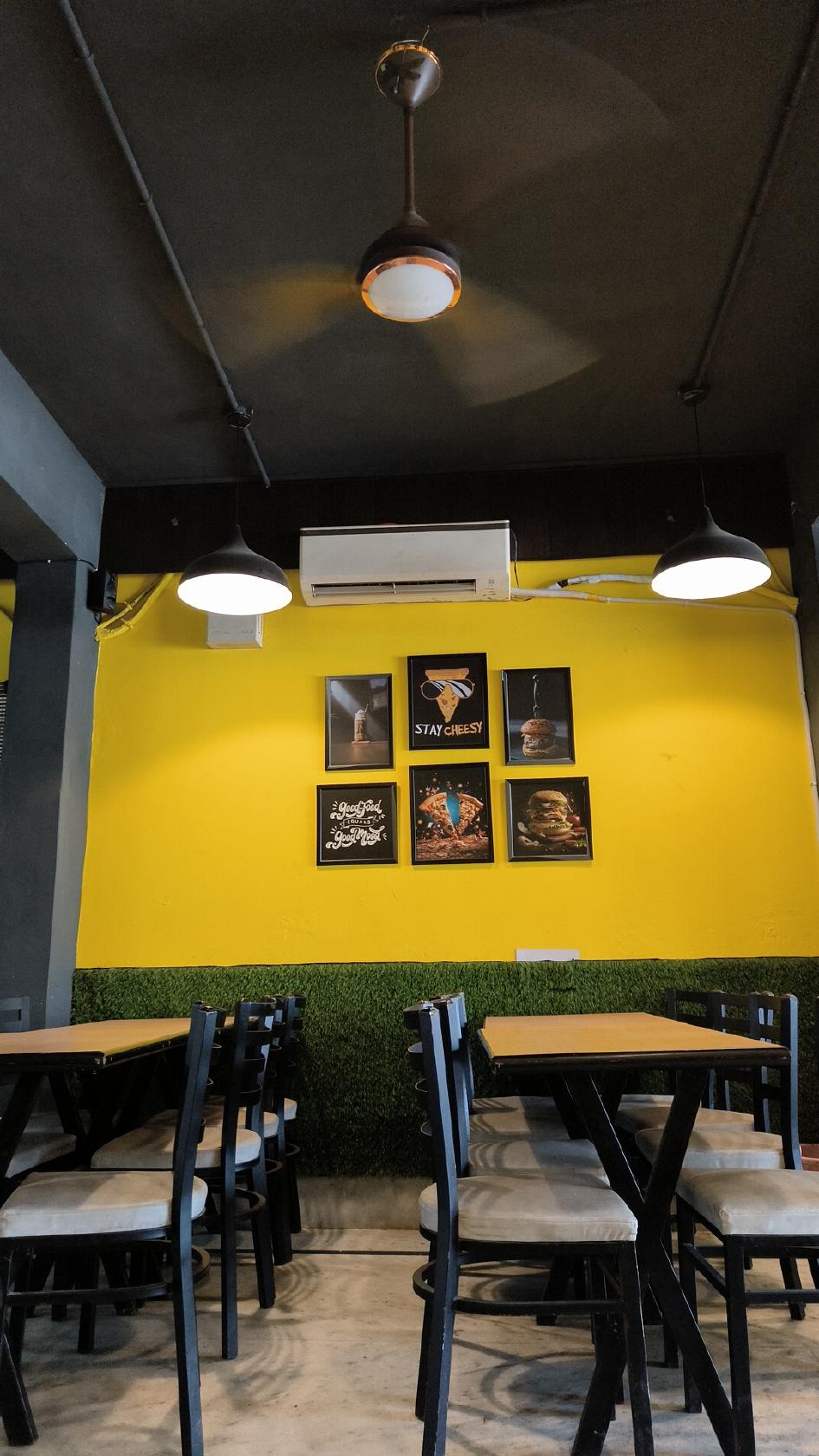 Pomino'z Pizza Best Vegetarian Fast Food in Pundri