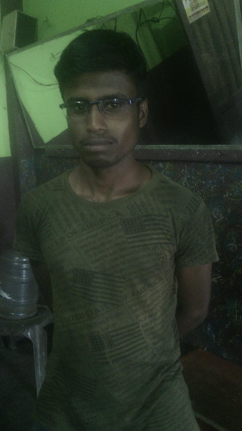 பாேன்ஸ் மணி டீ ஸ்டால்