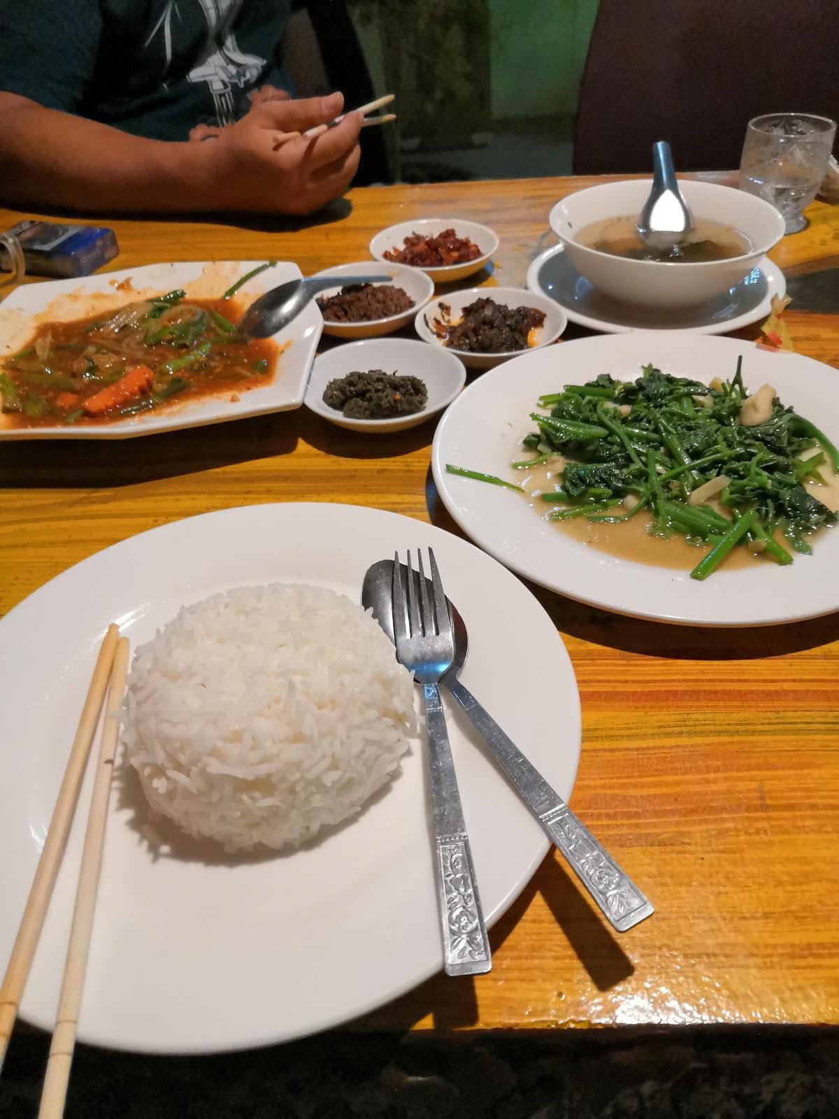 Shwe Mamm Lunch