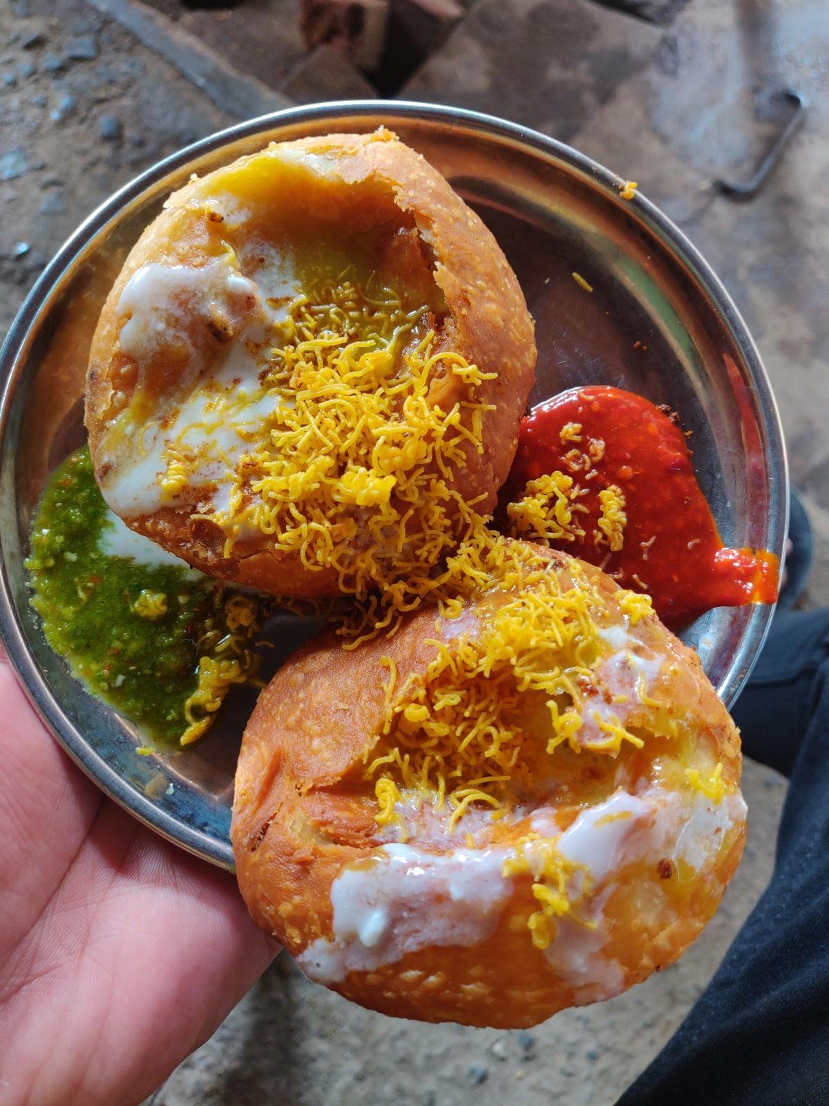 Vishnu Maharaj Nashta Wale( Gilavada)