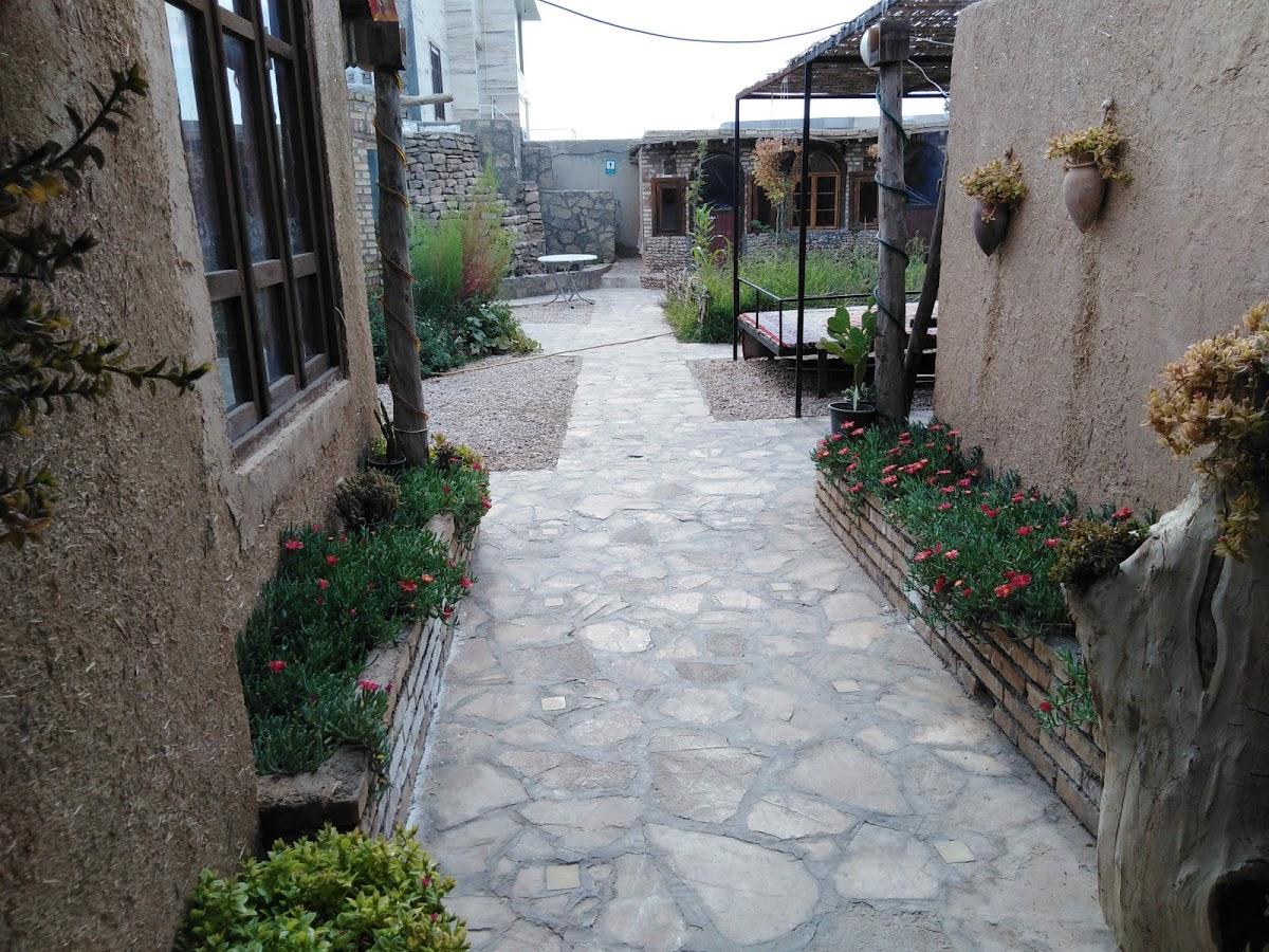 سفره سرای خان منش