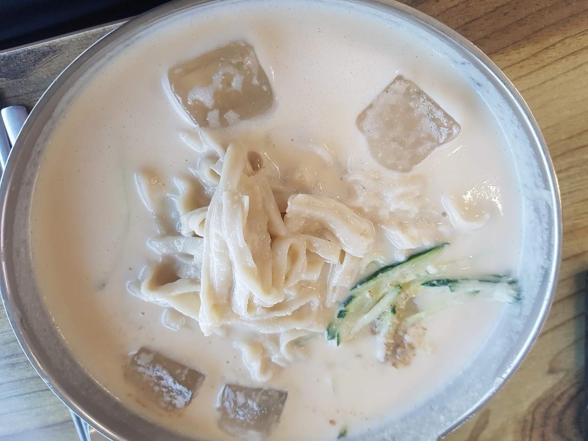 우리밀 해물칼국수