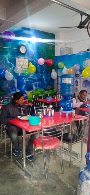 आलम मुरादाबादी हैदराबादी चिकन बिरयानी कॉर्नर