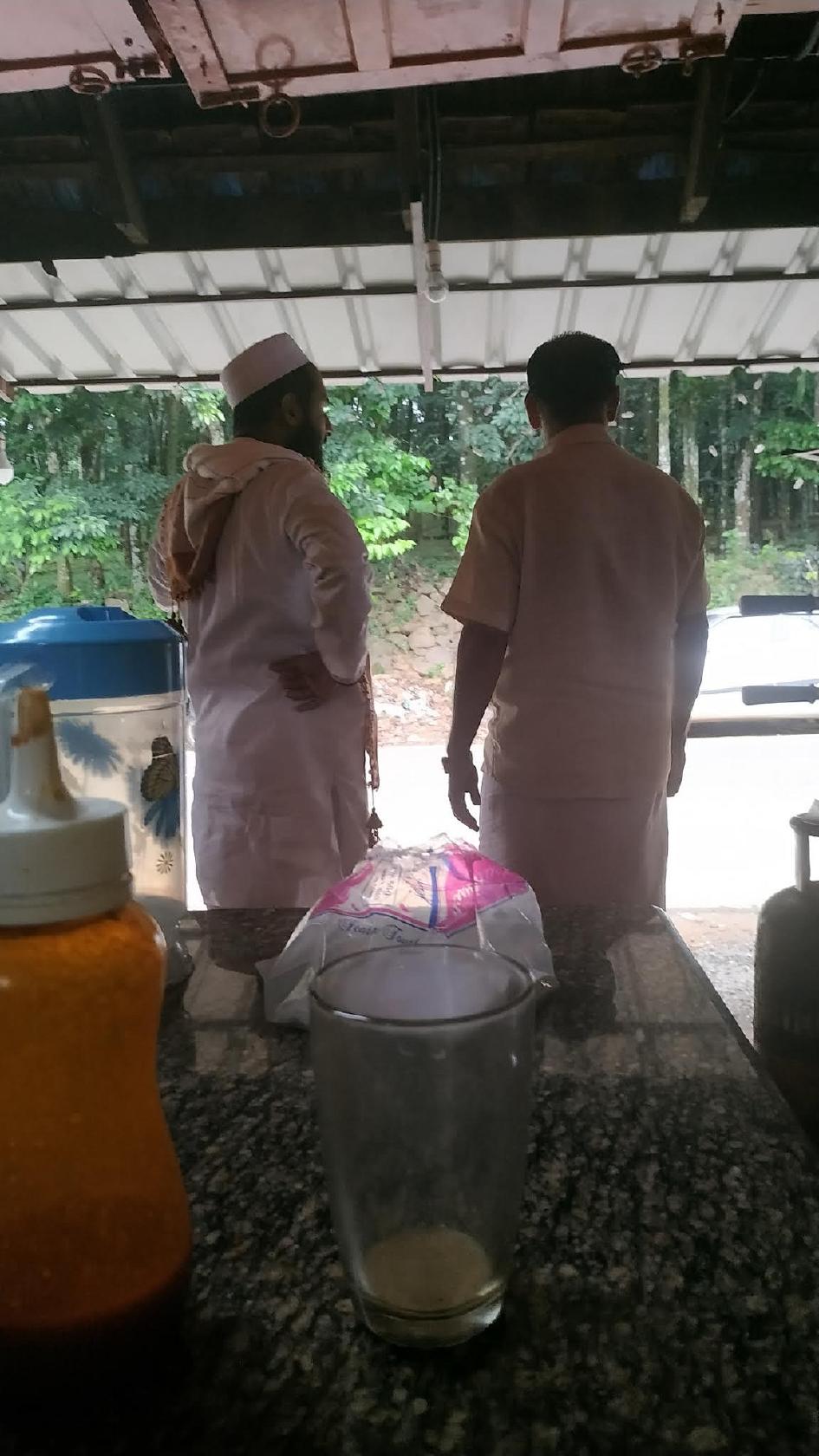 Abu Zakriya Bar b Que