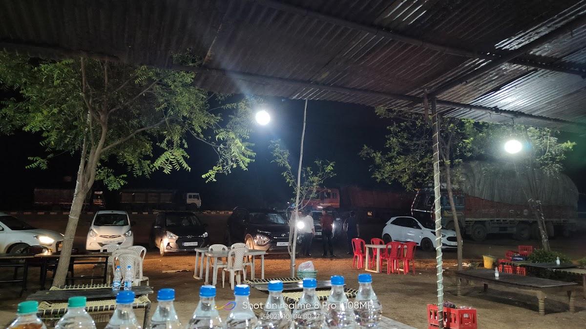 Royal Family Dhaba om