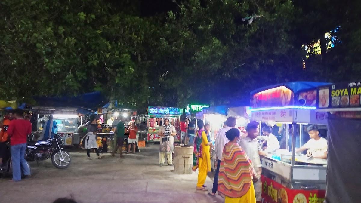 Kurali Street eating point
