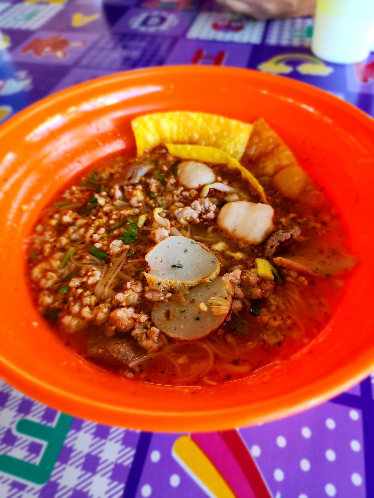 มังกรพิชซ่า บัวลอยมะพร้าวอ่อน ก๋วยเตี๋ยวเป็ด