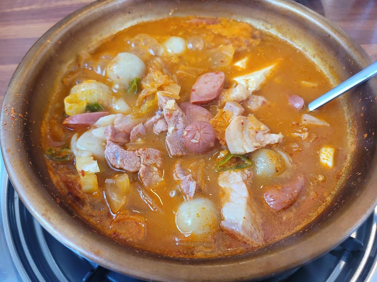 전통김치찌개전문점