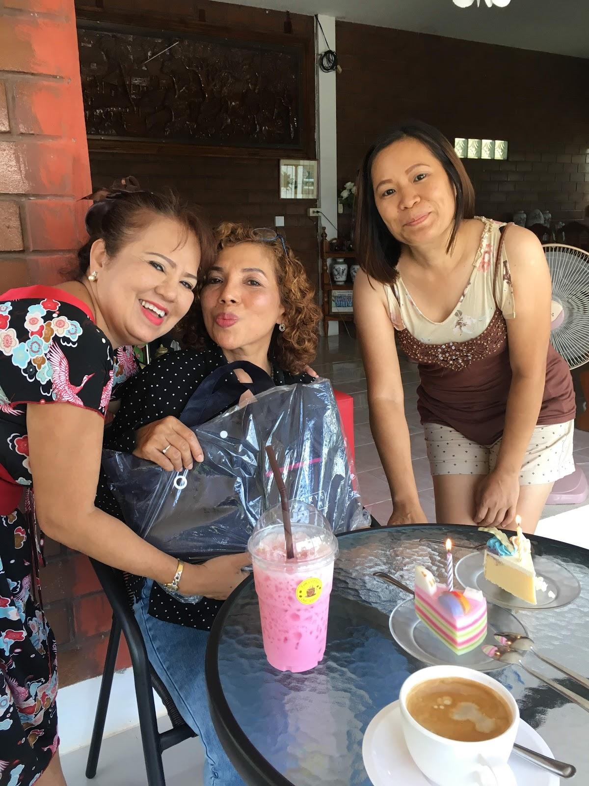 เรนโบว์ คาเฟ่