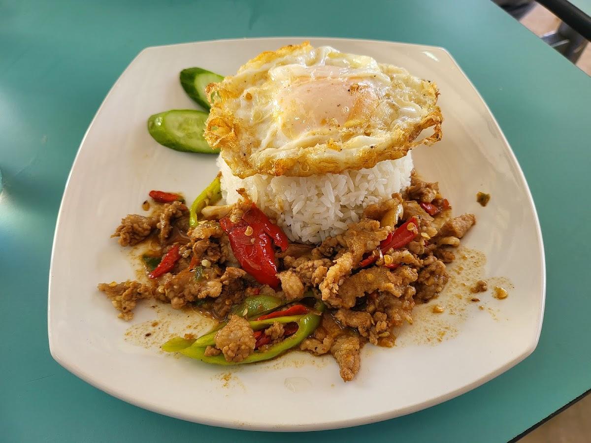 สี่สหาย หลายเมนู