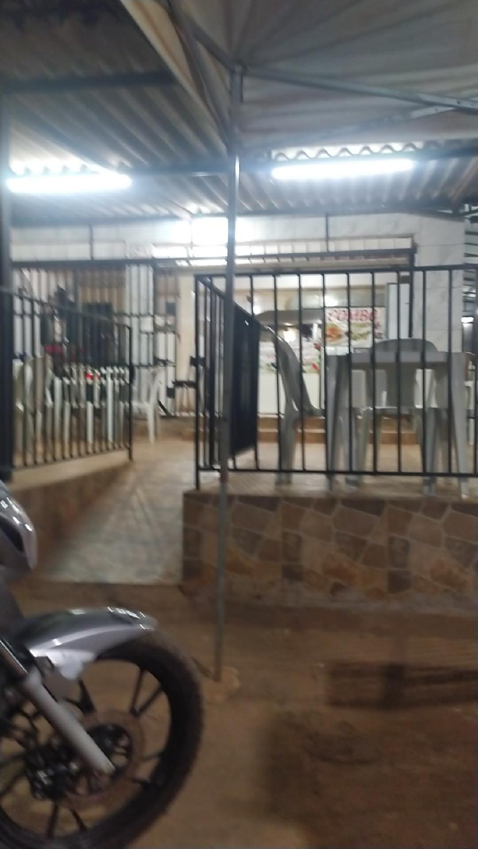 Lanchonete dona preta