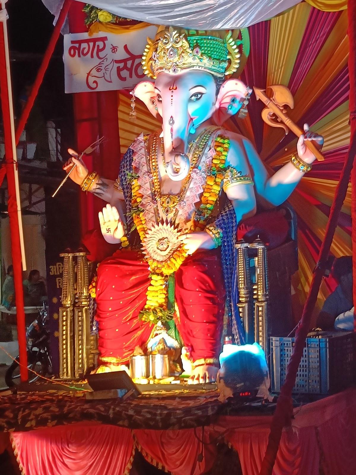 Md Sqaure Family Restaurant