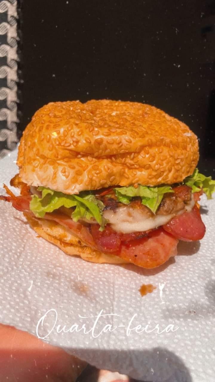 Oca do Açaí e Hamburgueria