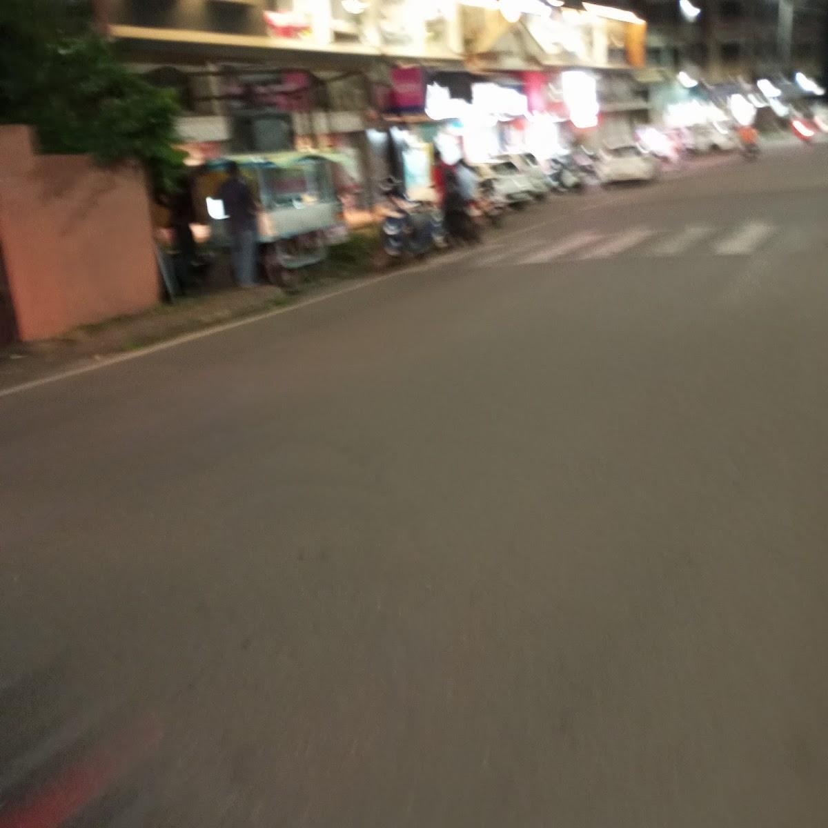 Kushali goan kanda bhaji/batatwada and mirchi